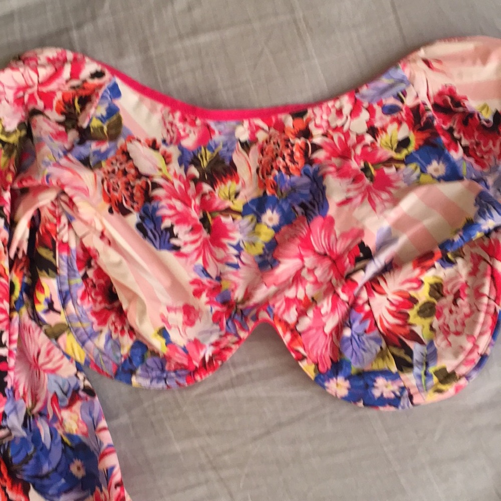 Victoria secret x Mary Katrantzou crop top